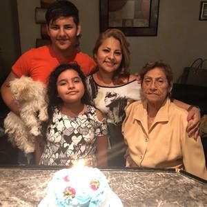 Meet your Posher, Esmeralda